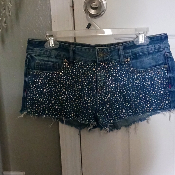 Victoria’s Secret Bling denim shorts size 4🖤 - Picture 5 of 5